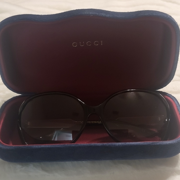 Gucci Sunglasses - Picture 4 of 6